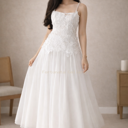 ✨ WHITE LACE GOWN — ELEGANT FOR EVERY MOMENT